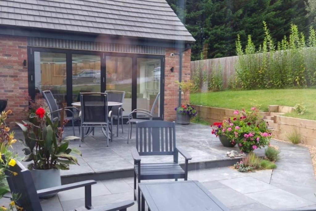 The Highlands - 5 Bed 5 Bath - Huge Sociable House Villa Exning Exterior photo